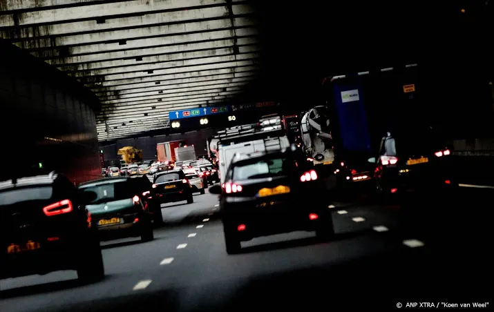 drukte op nederlandse wegen bijna even groot als voor lockdown