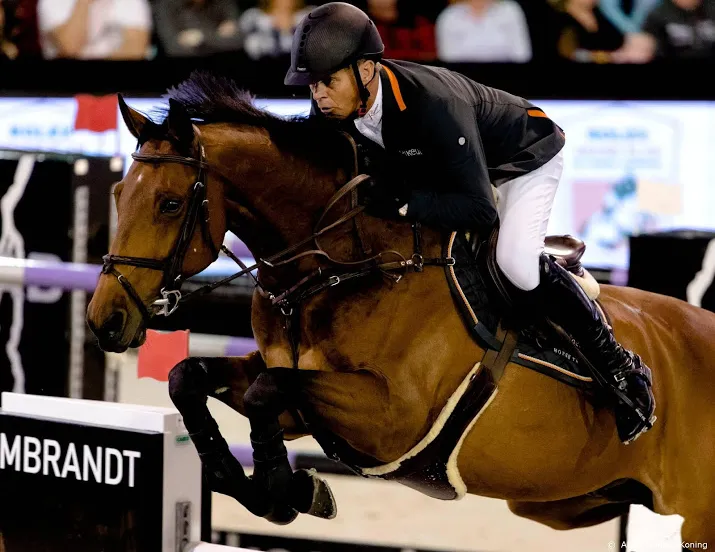 dubbeldam krijgt zijn paard cadeau