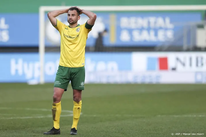 duel schorsing voor fortuna speler na kritiek op scheidsrechter