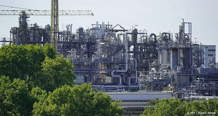 duits chemiebedrijf basf schrapt wereldwijd 2600 banen