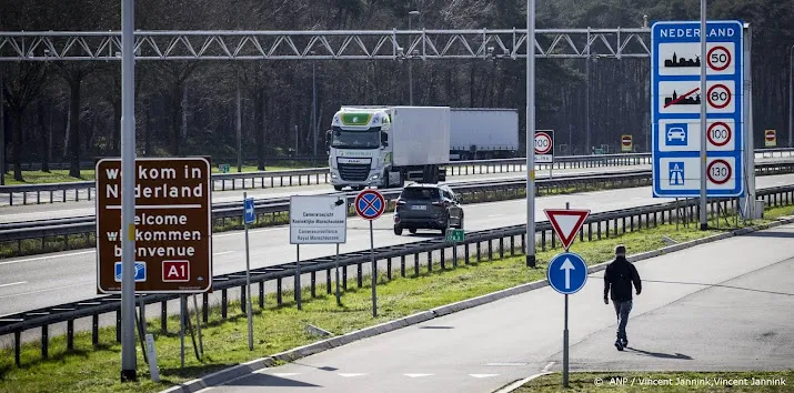 duitse automobilist naar nederland voor goedkopere benzine