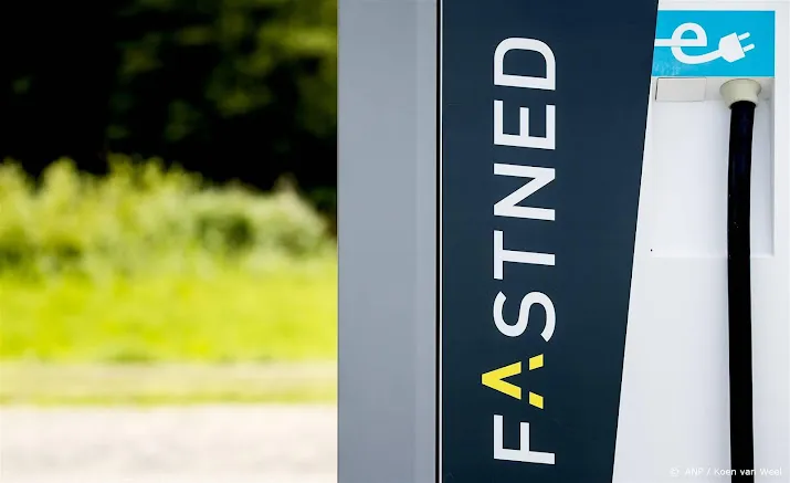 duitse laadpalenzaak fastned en tesla naar europees hof