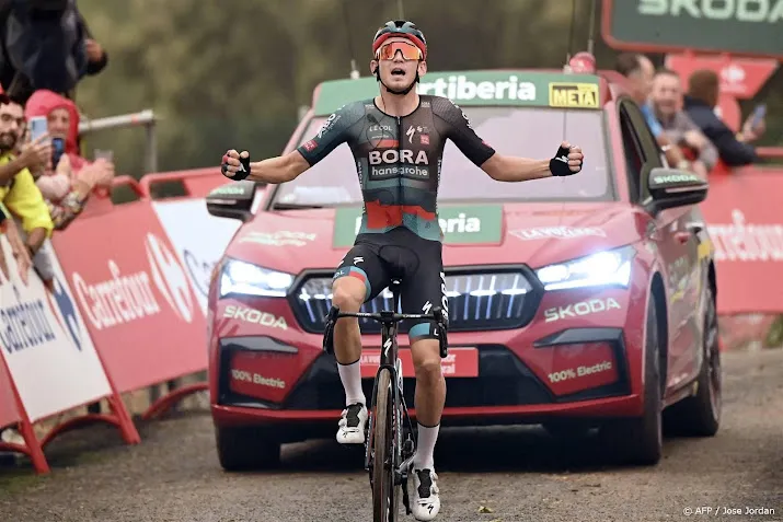 duitser kamna wint negende etappe vuelta na solo op slotklim