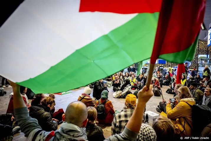duizenden bij pro palestijnse demonstratie in rotterdam