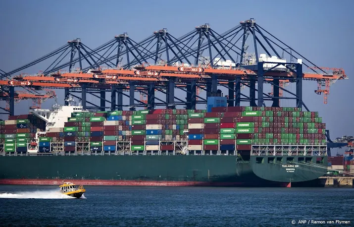 duizenden containers voor rusland vast in haven rotterdam