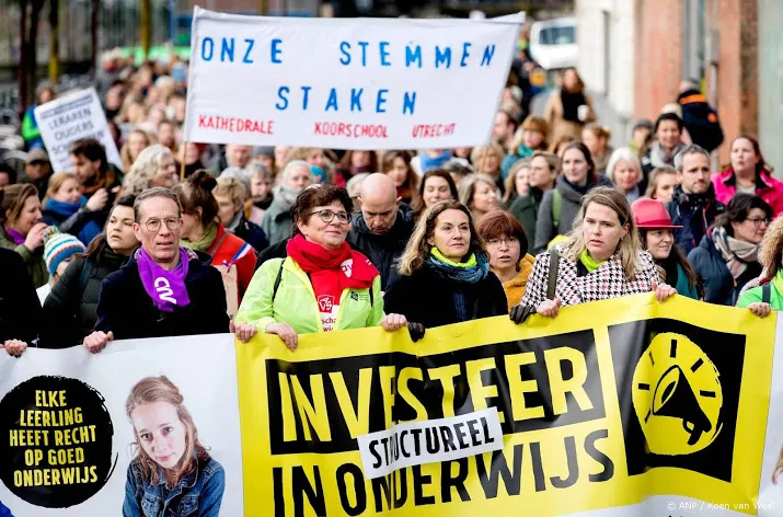 duizenden demonstranten in den bosch