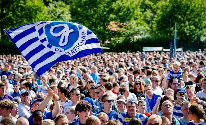 duizenden fans huldigen de graafschap