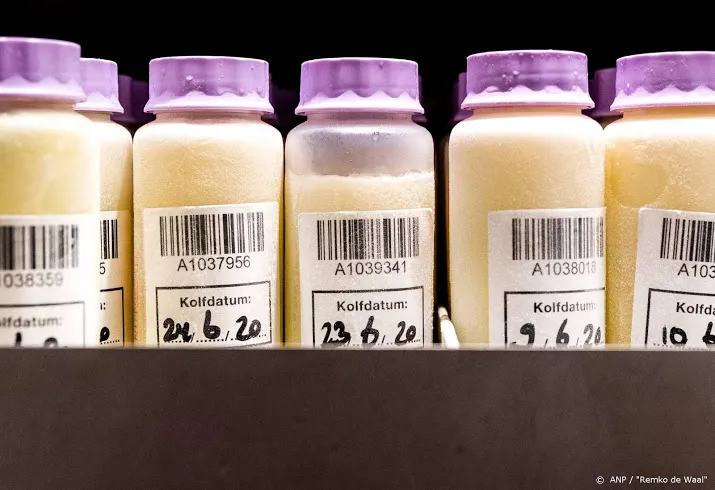 duizenden vrouwen bieden moedermelk aan voor coronaonderzoek