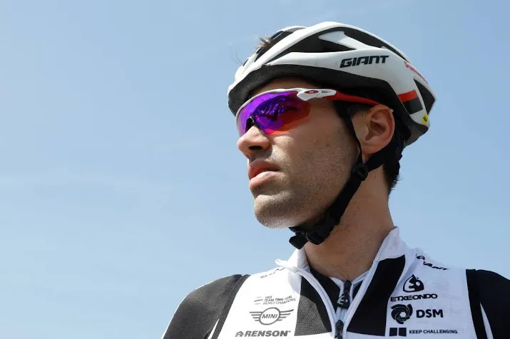 dumoulin derde in tijdrit dennis wint