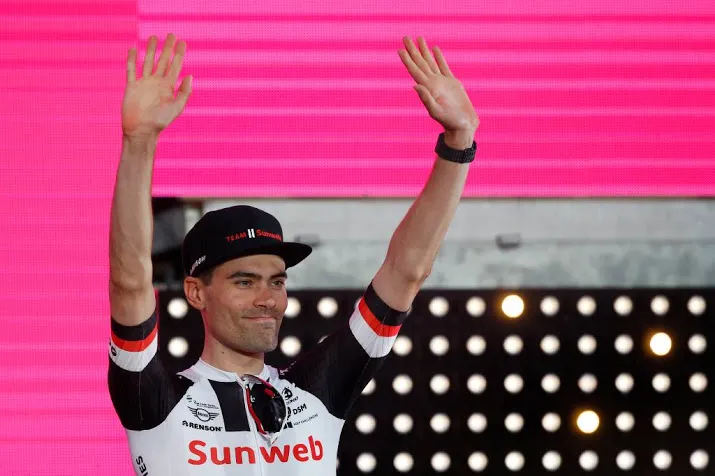 dumoulin grijpt meteen de macht in giro