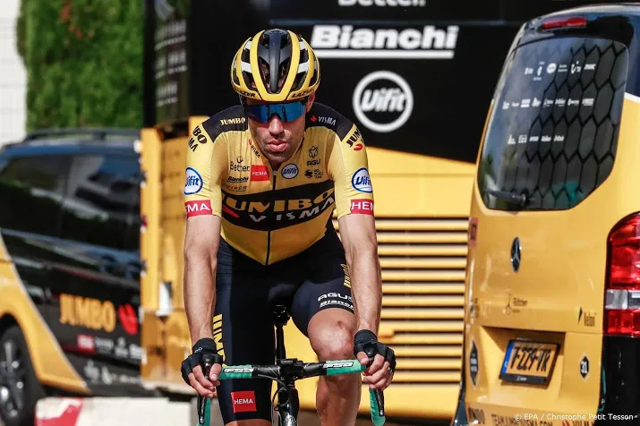 dumoulin tikje op de knie zonder gevolgen