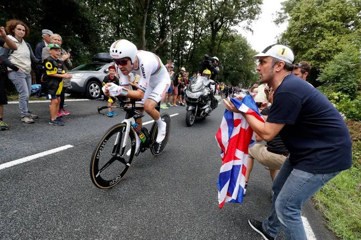 dumoulin wint tijdrit thomas behoudt geel