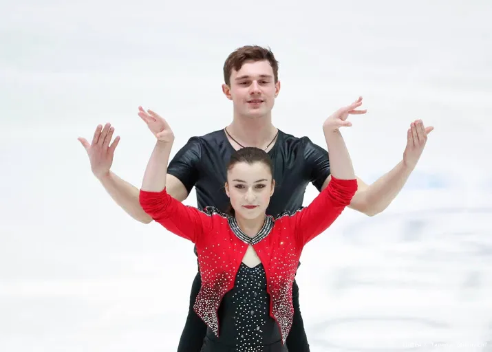 duo danilova en tsiba zestiende op ek kunstrijden