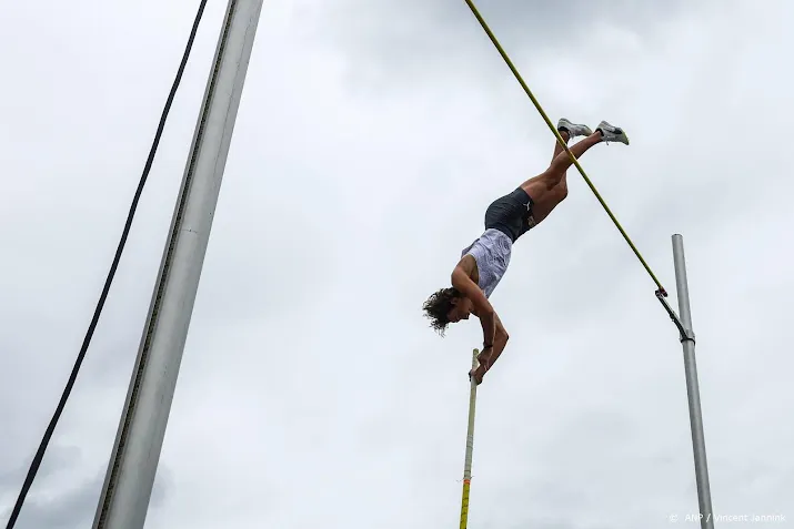 duplantis springt wereldrecord van 616 meter met de polsstok