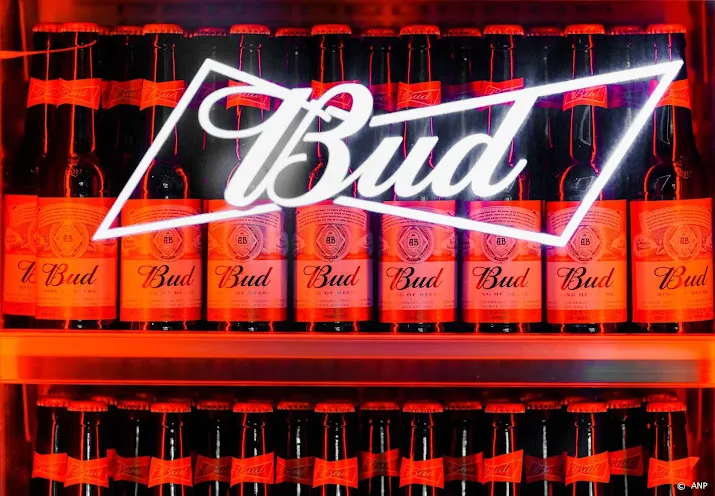 duurder bier schrikt drinkers budweiser en jupiler niet af