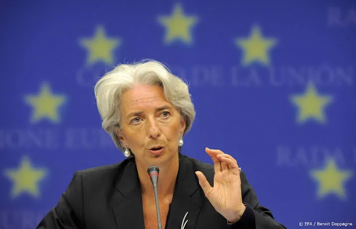 ecb baas hint op mogelijke rentestap komende zomer
