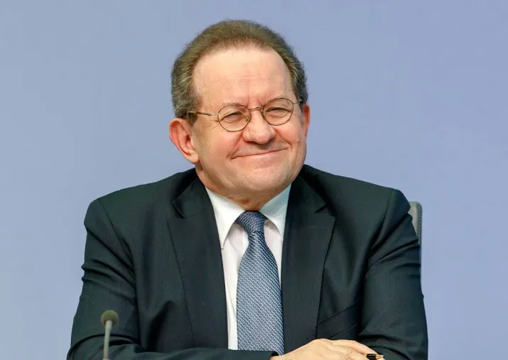 ecb bestuurder waarschuwt italie