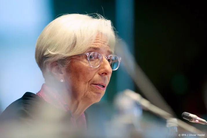 ecb moet beleid tegen het licht houden