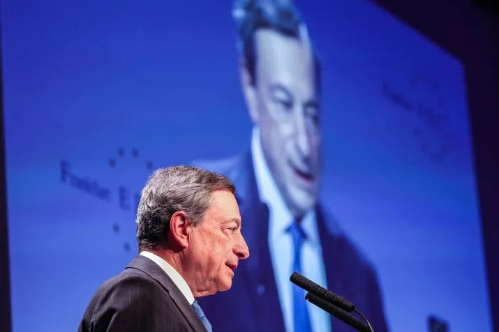 ecb verlaagt verwachtingen inflatie en groei