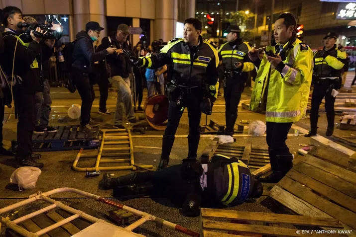 economie hongkong krimpt als gevolg van protesten