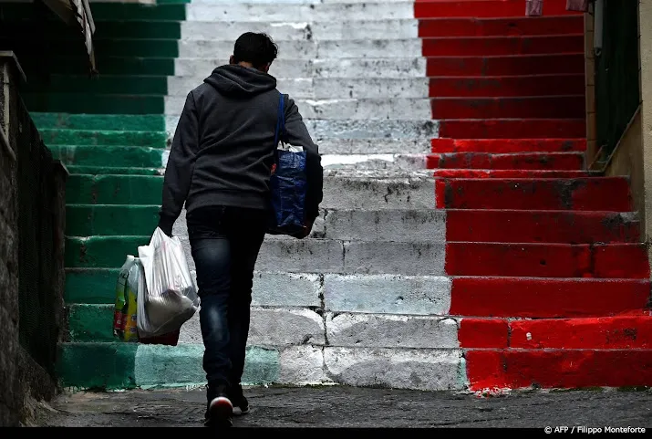 economie italie krimpt iets sterker dan eerder gedacht