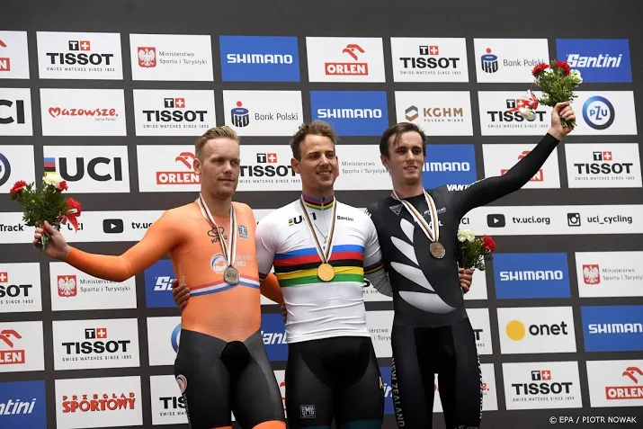 eefting verrast met zilver op scratch
