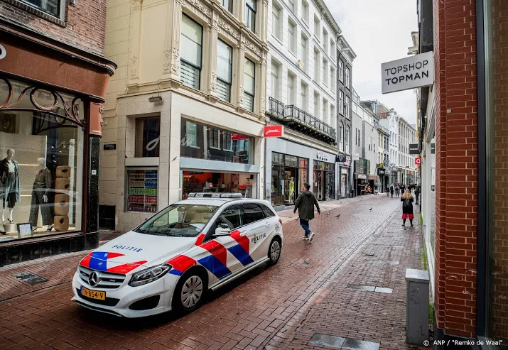 een aanhouding rond waardige herdenking op de dam