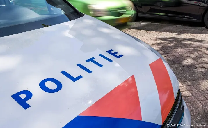 een arrestatie na onrust en brandstichting op straat in den haag