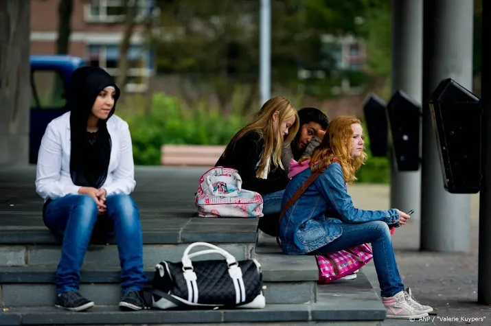 een derde middelbare scholen schaft zittenblijven af