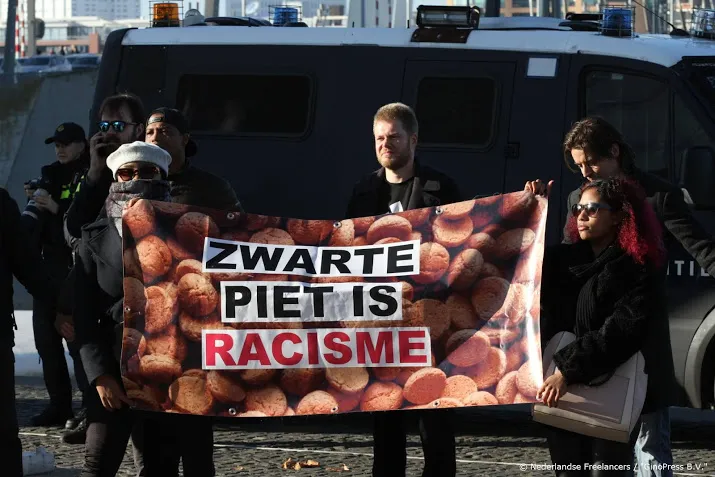 een verdachte geweld kozp blijft vastzitten