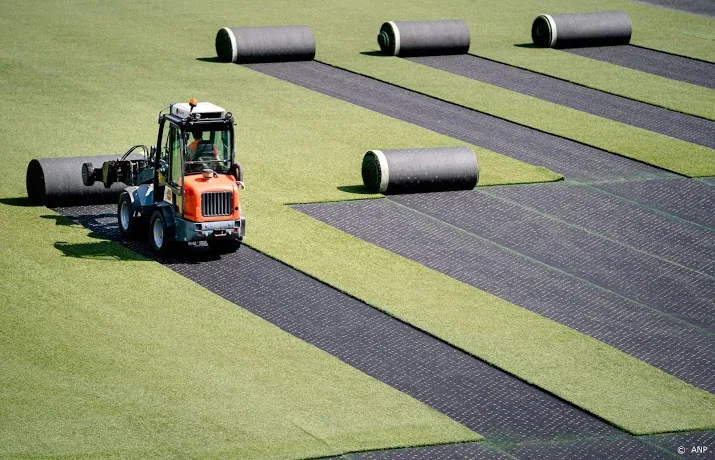 eerste biologisch afbreekbare kunstgrasveld ter wereld in emmen