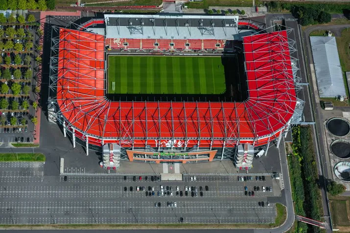 eerste divisie start met topper in enschede
