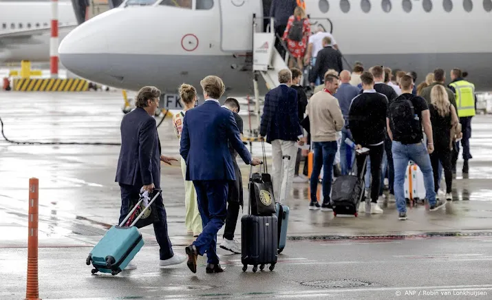 eerste feyenoord vlucht vanaf rotterdam vertrokken