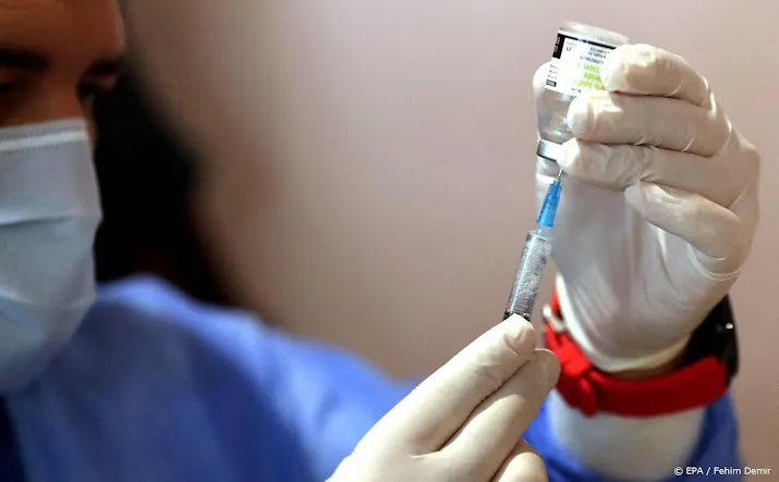 eerste jonge kinderen met medisch risico krijgen coronaprik