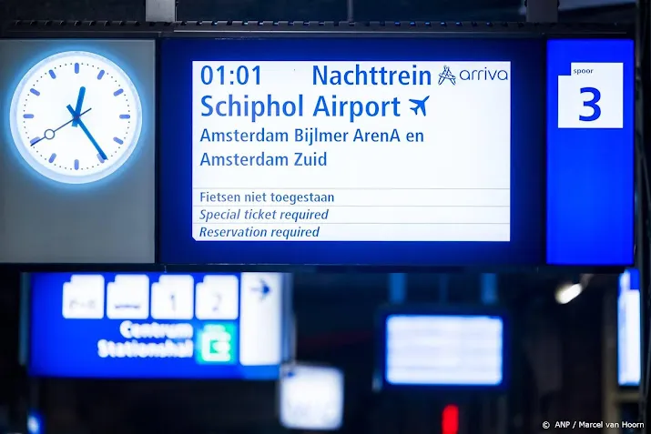 eerste nachttrein arriva van groningen naar schiphol vertrokken