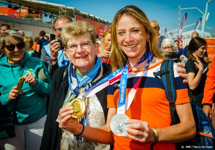 eerste olympische medaillewinnaars gehuldigd in scheveningen