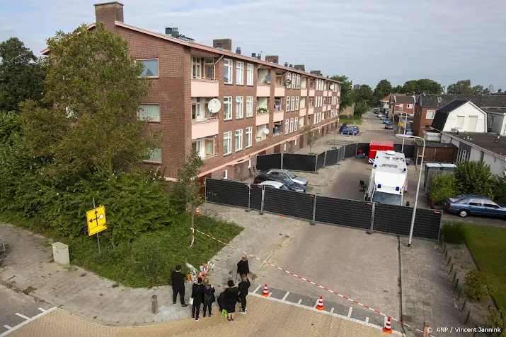 eerste openbare zitting in zaak almelose kruisboogschutter
