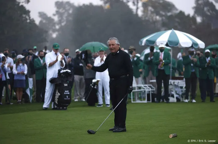 eerste ronde golfmajor masters hervat na zware onweersbuien