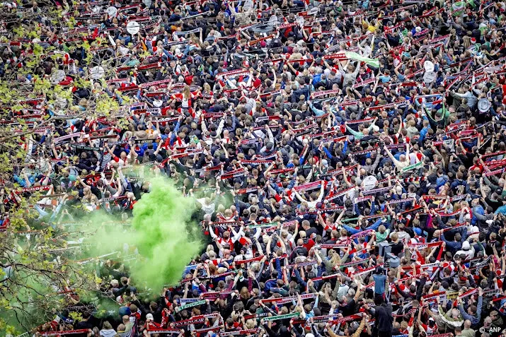 eerste schatting 100 000 bezoekers bij huldiging feyenoord