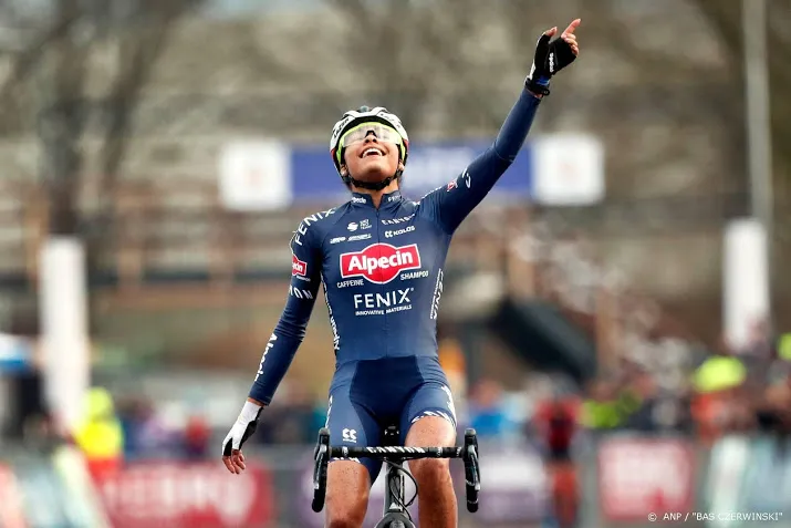 eerste titel bij elitevrouwen veldrijdster alvarado