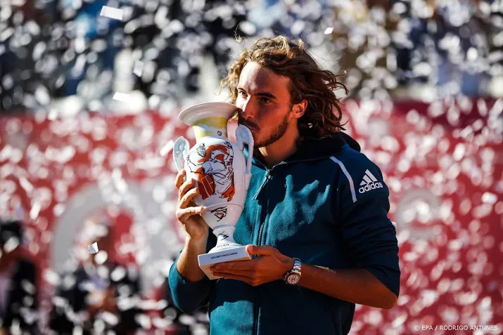 eerste titel op gravel voor tsitsipas
