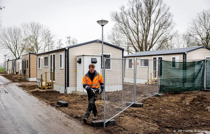 eerste vluchtelinggezinnen verhuisd uit bossen heumensoord