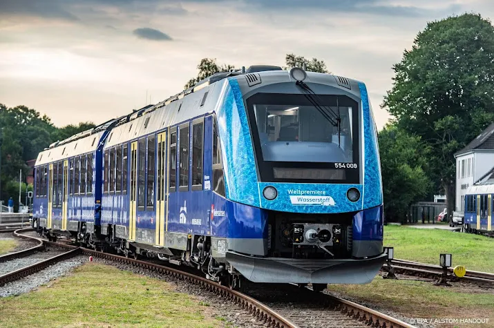 eerste waterstoftreinen in dienst genomen in duitsland