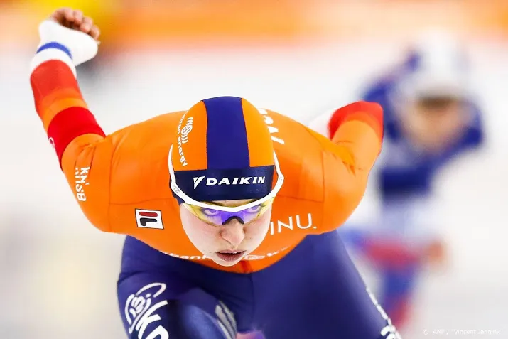 eerste wereldbekerzege wijfje op massastart brons schouten