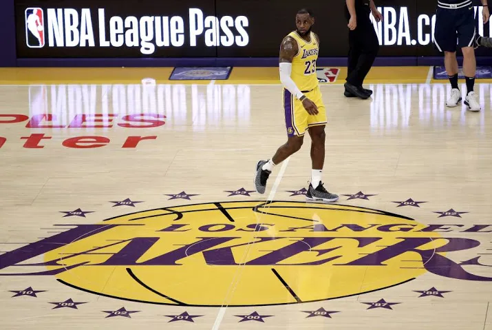 eerste zege james met la lakers