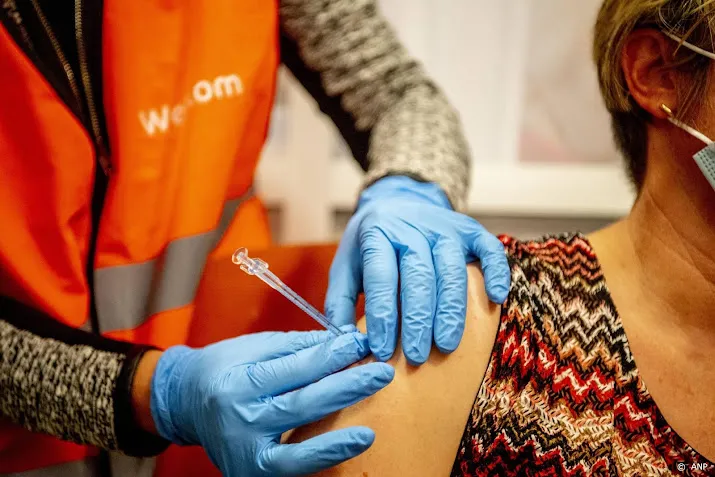 eerste zestigers mogen afspraak voor herhaalprik maken