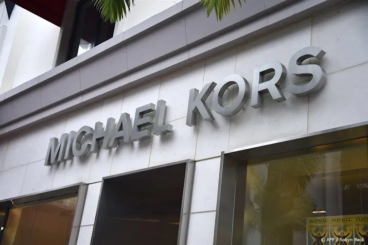 eigenaar coach handtassen neemt moederbedrijf michael kors over