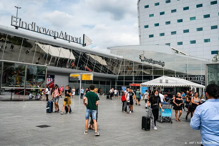 eindhoven airport gaat passagiershal uitbreiden