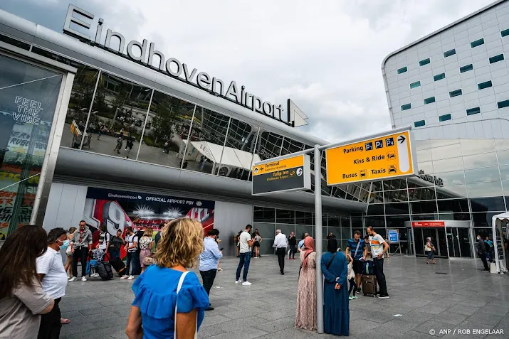 eindhoven airport kan acht vluchten overnemen van schiphol