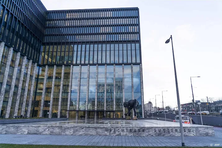eis 10 jaar voor doden en in brand steken poolse man in amsterdam